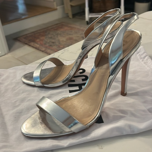 Schutz silver heels - Picture 2 of 10
